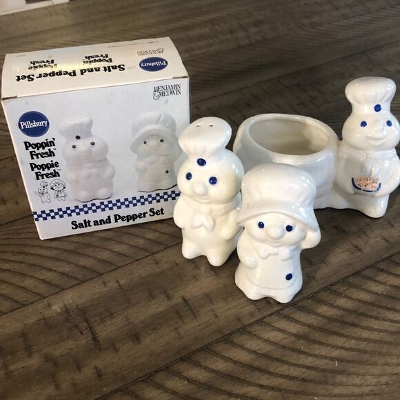 Poppin and Poppie Fresh Pillsbury Dough Salt 🧂 & 🫑 Shakers Small 💍 Bowl - Picture 1 of 17